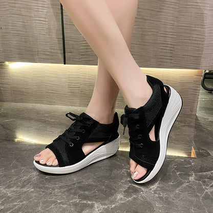 Sandales de sport féminines avec tige en mesh respirant et semelle en wedge flexible Chic und Stil