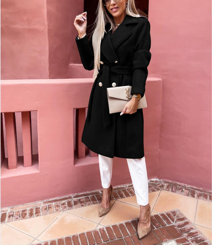 Women Elegant Trench Coat with a fitted cut and practical pockets Chic and Style