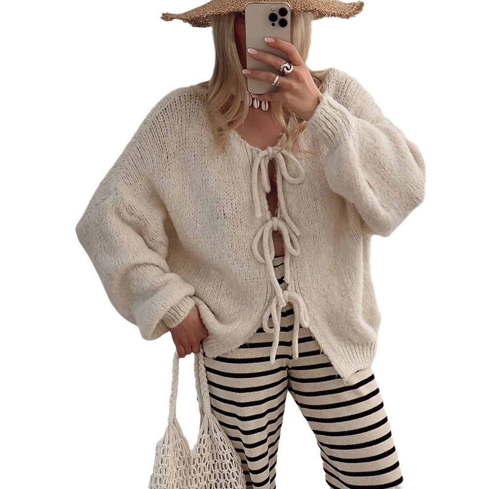 Dames Gilet en tricot douillet avec des liens décoratifs Chic und Stil