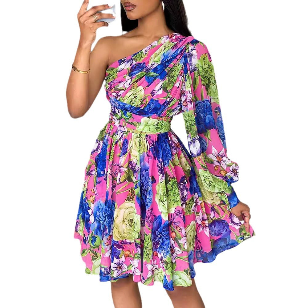 Robe femme à épaule unique avec des manches volumineuses et un design floral Chic und Stil