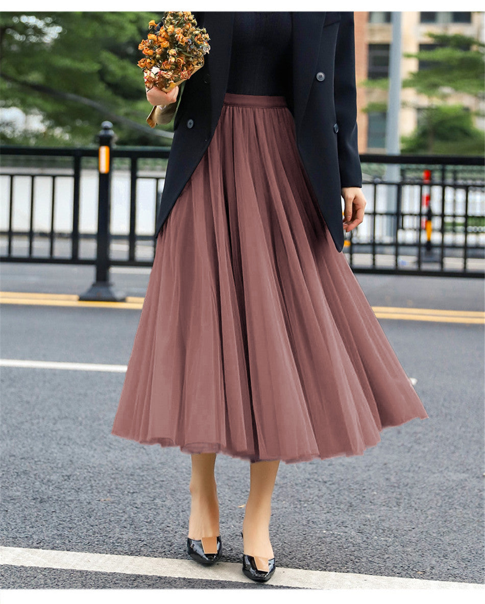 Elegant tulle skirt for women with a flared cut and an elastic waistband Chic und Stil