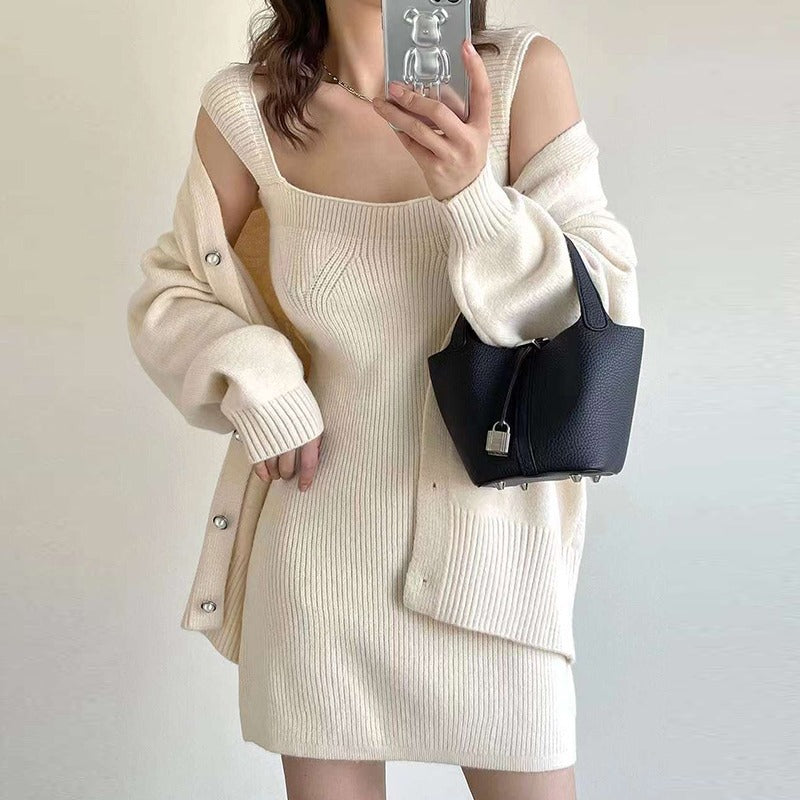 Robe en tricot pour femmes avec un motif à fines côtes et une coupe asymétrique Chic und Stil