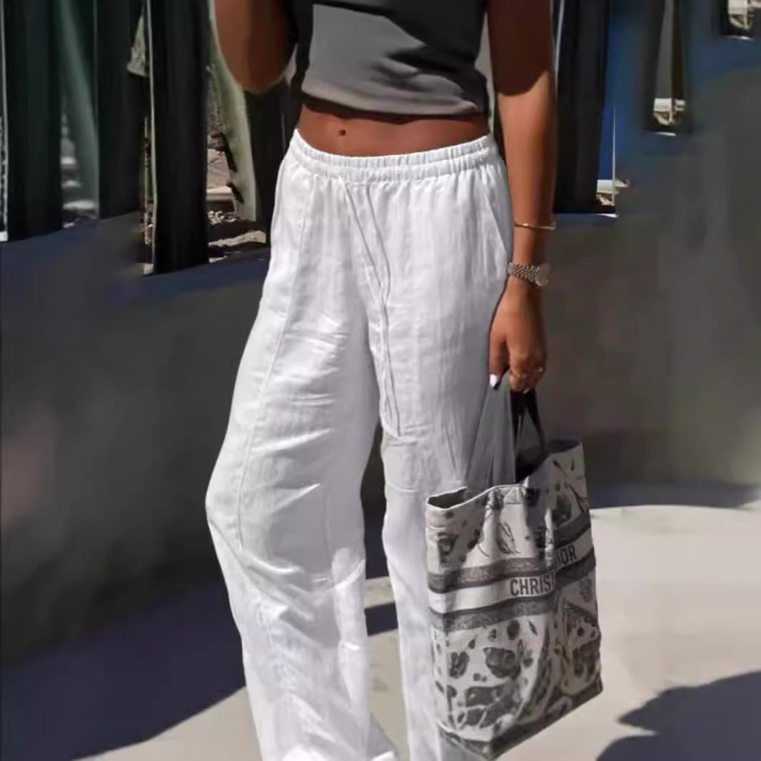 Elegant and lightweight lounge pants for women with elastic waistband and side pockets Chic and Style