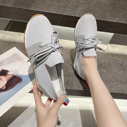 Baskets de sport pour femmes avec un dessus en tricot respirant et des accents élastiques Chic und Stil