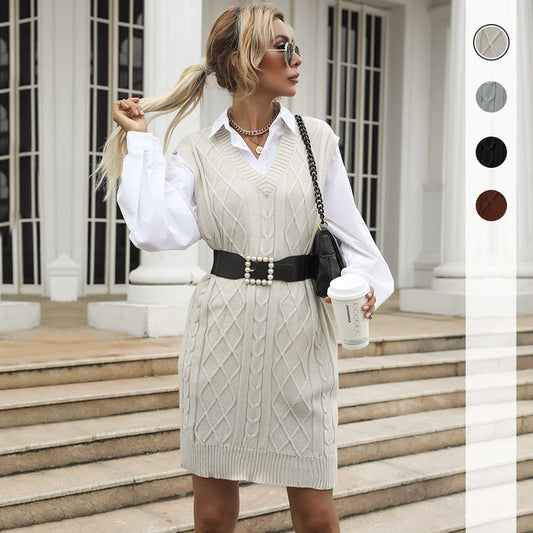 Robe en tricot pour femmes avec décolleté en V et motif en laine torsadée Chic und Stil
