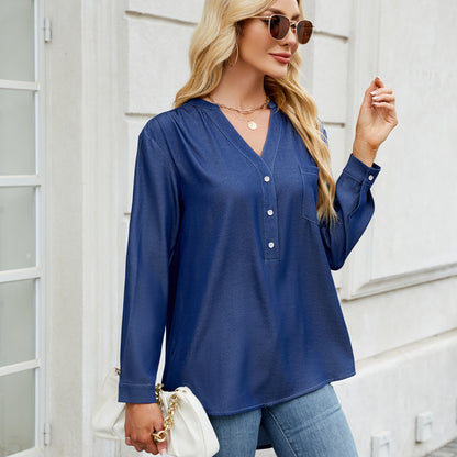 Women's blouse with V-neck and button closure Chic und Stil