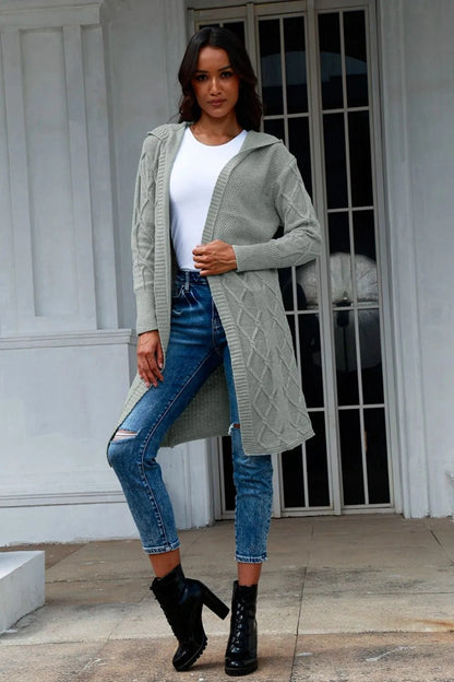 Dames pull-over en grosse maille avec design élégant à capuche et motif structuré Chic und Still