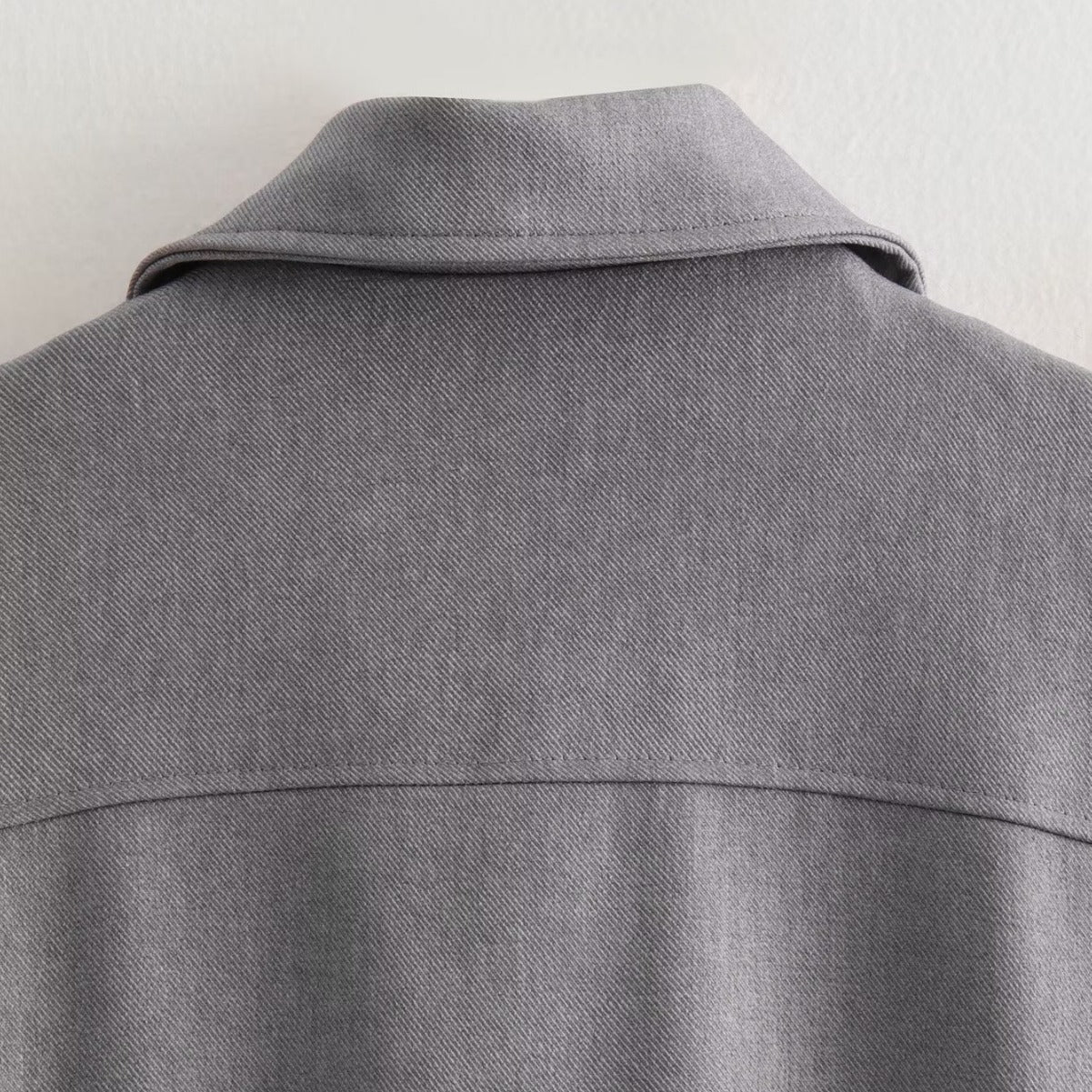 Comfortable women's oversized jacket with practical pockets Chic and Style