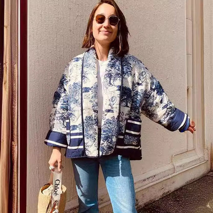 Dames Élégante doudoune avec motif traditionnel et large revers Chic und Stil