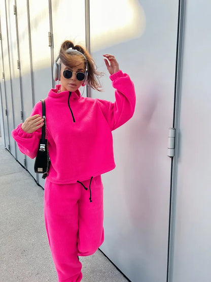 Dames ensemble de jogging en polaire douillet avec col montant et cordon de serrage Chic und Stil