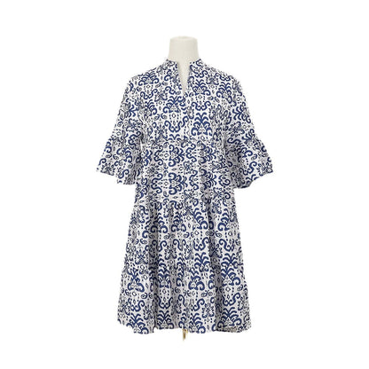 Robe chemise pour femmes avec des manches volumineuses à volant et un motif floral espiègle Chic und Stil