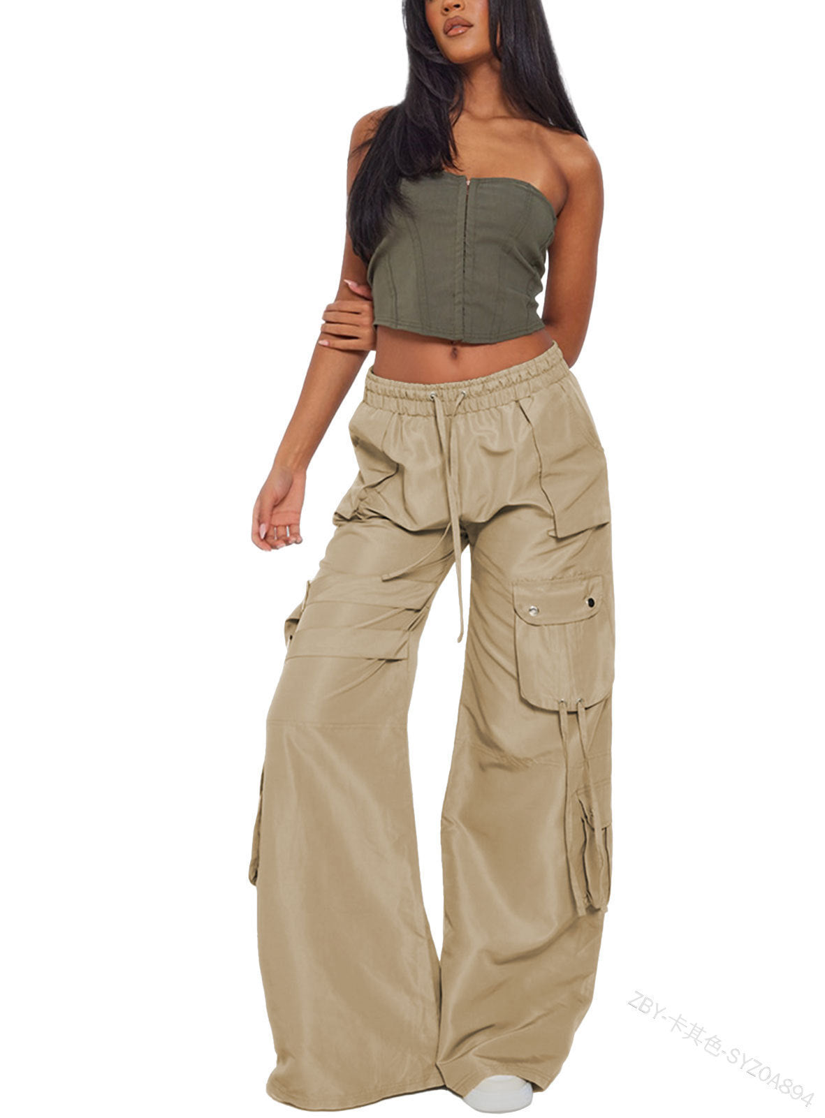 Wide cargo pants for women with elastic waistband and practical pockets Chic and Style