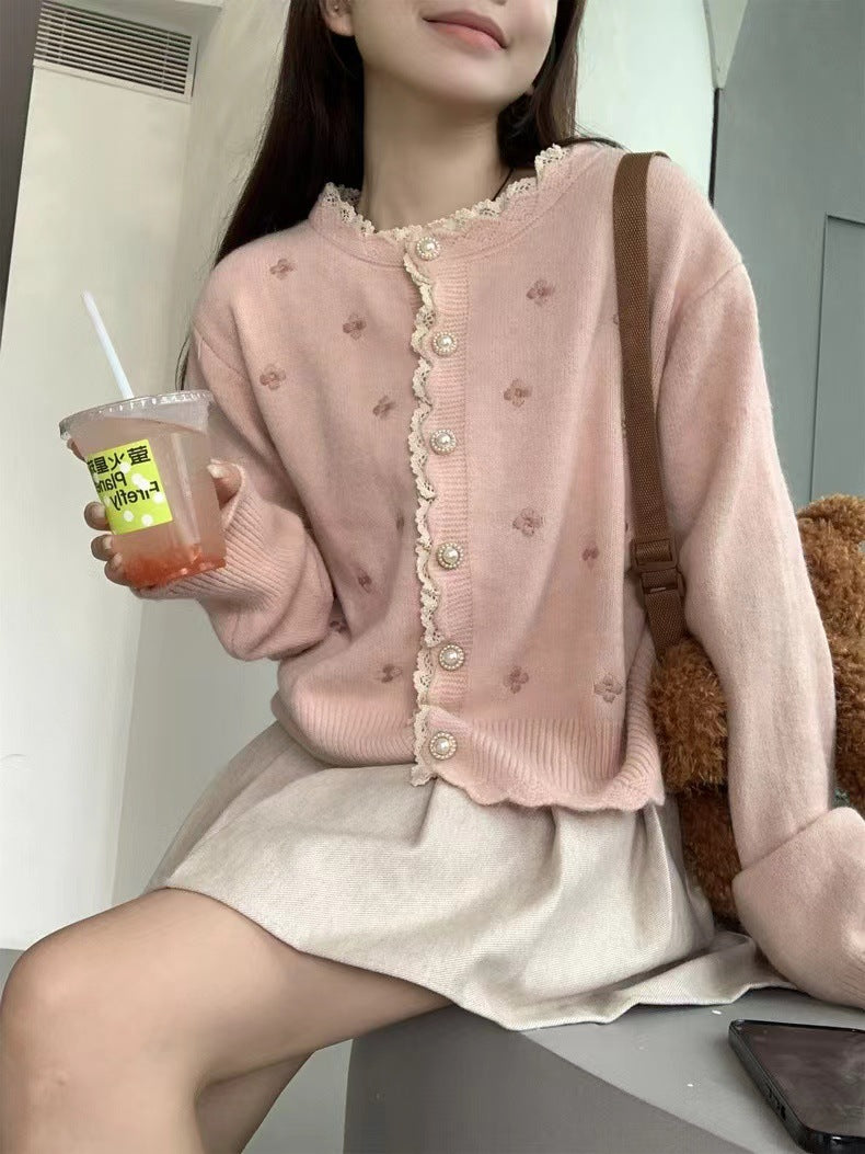 Dames Élégante cardigan en tricot avec boutons perlés et design structuré Chic und Stil