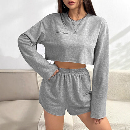 Ensemble de loisirs pour femmes avec crop-top décontracté et shorts Chic und Stil