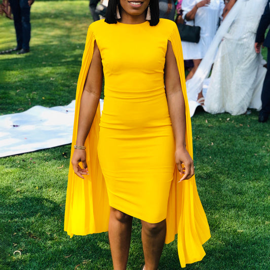 Femme Robe élégante avec des manches plissées raffinées et une coupe cintrée Chic und Stil