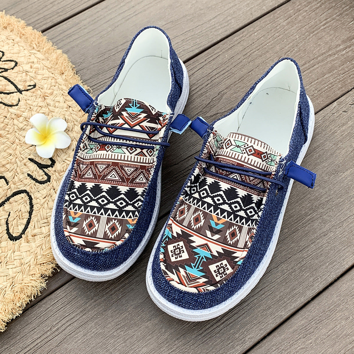Baskets slip-on décontractées pour femmes avec un motif ethnique tendance Chic und Stil