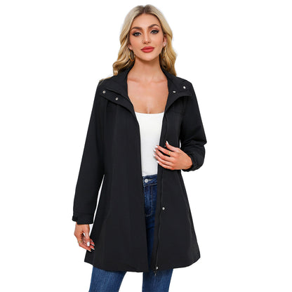 Functional transitional jacket for women with adjustable hood and practical pockets Chic and Style