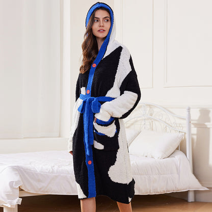 Cozy robe for women with graphic pattern Chic und Stil