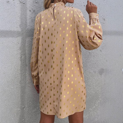 Robes chemises élégantes pour femmes avec accents métalliques et ceinture à la taille Chic und Stil