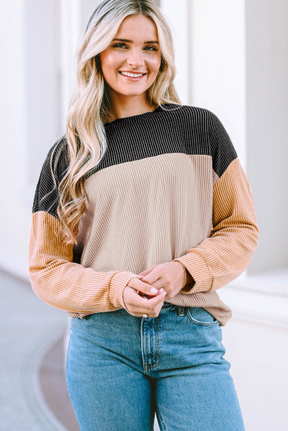 Pull femme décontracté avec structure côtelée et blocs de couleur Chic und Stil