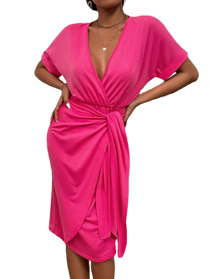 Robe portefeuille pour femmes avec décolleté en V profond et ceinture à la taille Chic und Stil