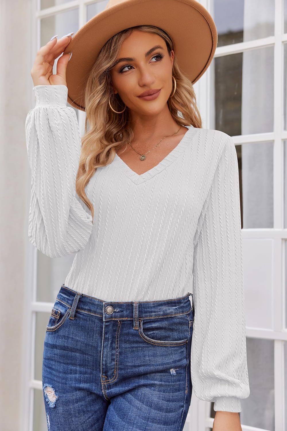 Femme pull en tricot avec une fine structure côtelée et un décolleté en V décontracté Chic und Stil