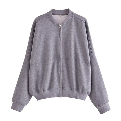 Casual sweatshirt jacket for women with a high collar and practical pockets Chic und Stil