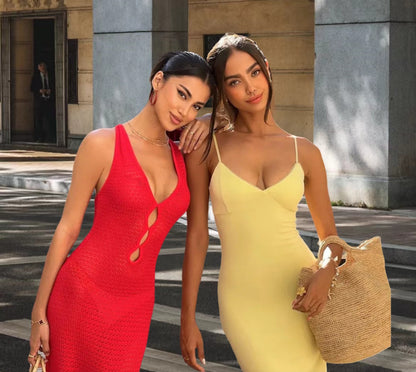 Robe à bretelles spaghetti ajustée pour femmes avec détails découpés Chic und Stil