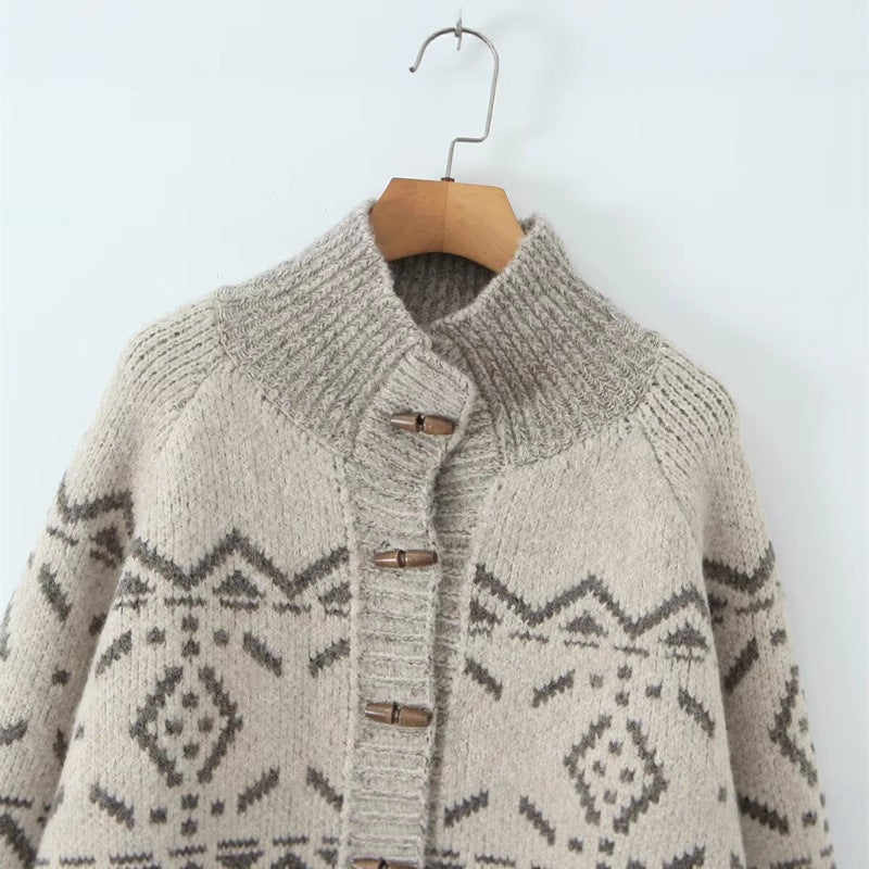 Dames pull-over en tricot douillet avec col monté et boutons décoratifs Chic und Stil