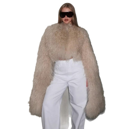 Damen faux fur jacket avec col volumineux et détails élégants Chic und Stil