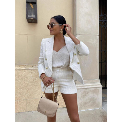 Women Elegant Blazer with Double-Breasted Buttons and Structured Fabric Chic and Style