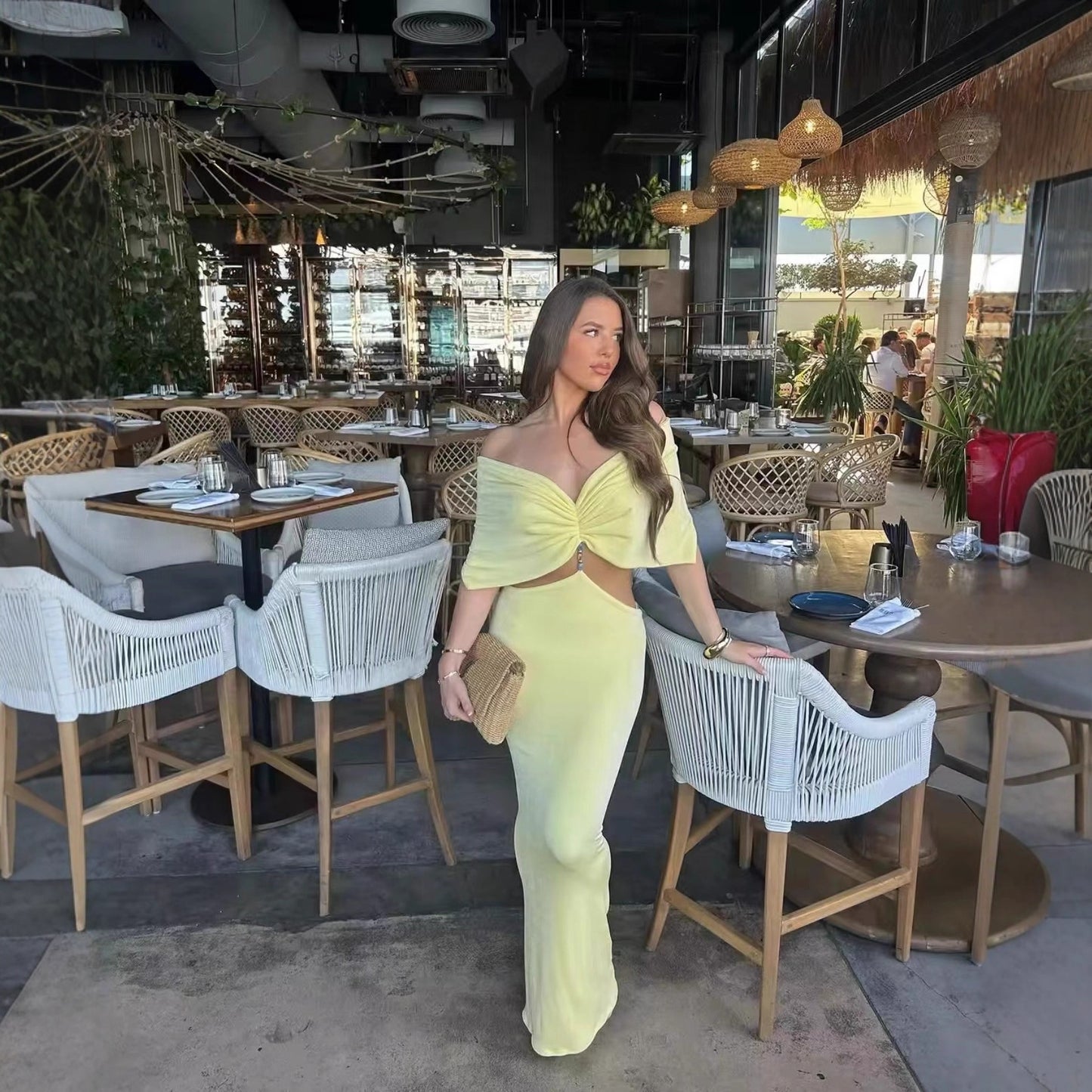 Robe maxi pour femmes avec un col halter réglable et un design élégant à volants Chic und Stil