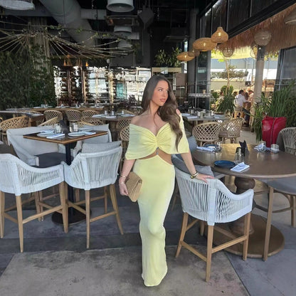 Robe maxi pour femmes avec un col halter réglable et un design élégant à volants Chic und Stil
