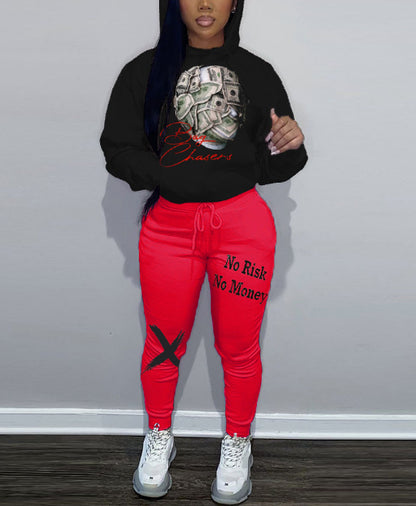 Women's hoodie and jogger pants set with a catchy coin pattern Chic und Stil