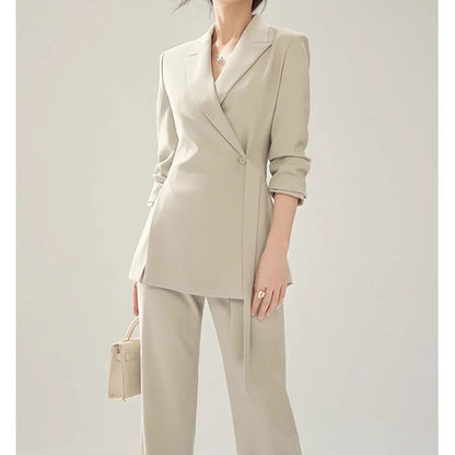 Tailored blazer and pants set for women Chic und Stil