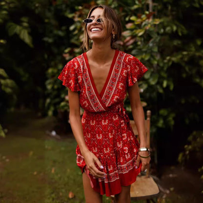 Robe portefeuille femme avec design floral et détails volants Chic und Stil