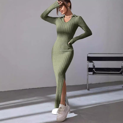 Robe en tricot pour femmes avec décolleté en V profond et fente latérale Chic und Stil