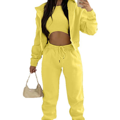 Dames ensemble de sport élégant avec une veste à capuche décontractée et des éléments de ceinture élastiques Chic und Stil