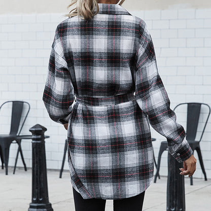 Robe chemise à carreaux pour femmes avec ceinture ajustable et boutonnière Chic und Stil