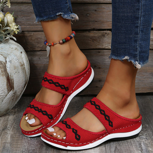Sandales confortables pour femmes avec des sangles élastiques et un footbed anatomique Chic und Stil