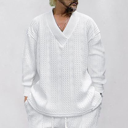 Chunky knit pullover for men with V-neck and relaxed fit Chic and Style