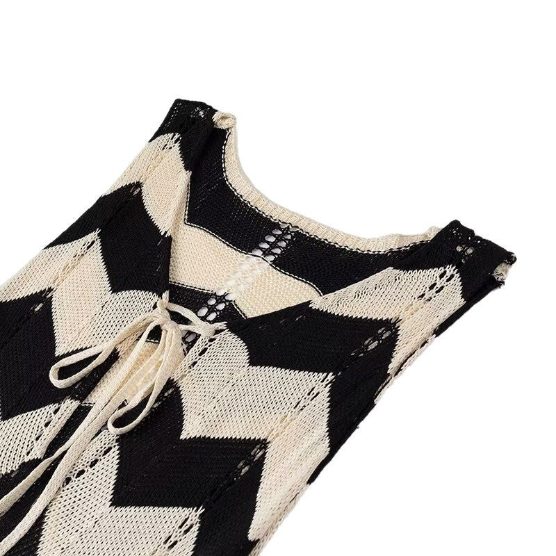 Robe maxi pour dames avec un élégant motif en zigzag et un laçage raffiné Chic und Stil