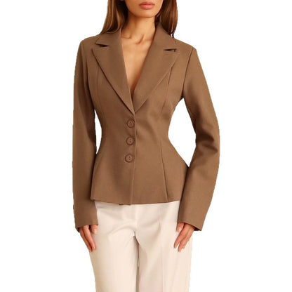 Blazer cintré pour femmes avec un élégant revers Chic und Stil
