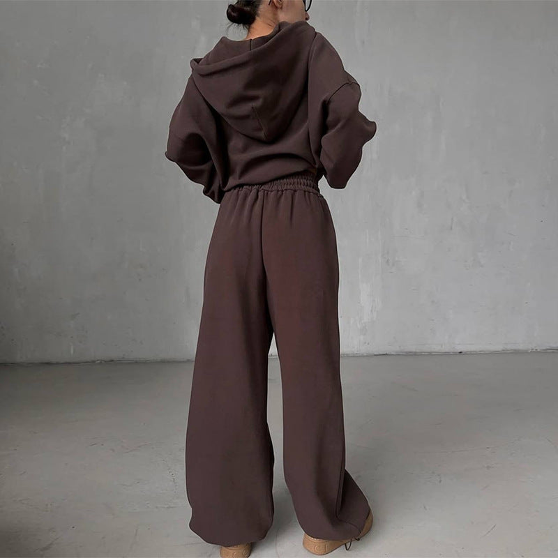 Women's oversized loungewear set with cropped hoodie and wide pants Chic and Style
