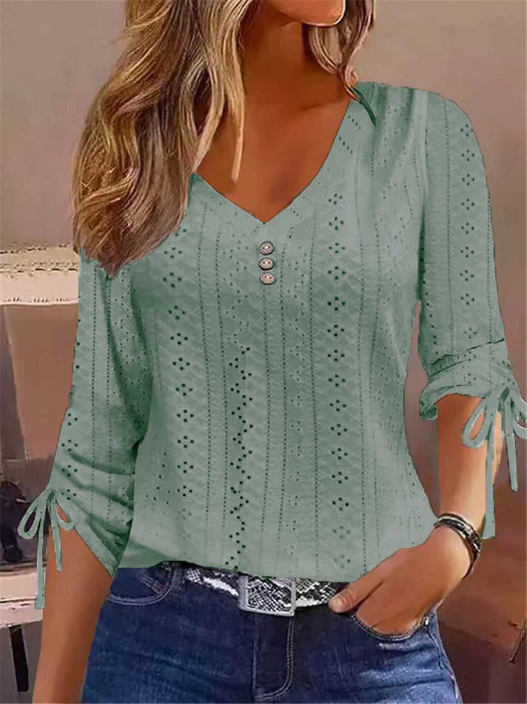 Blouse à col en V pour femmes avec détails froncés Chic und Stil