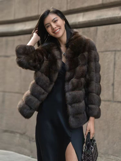 Dames Élégante veste courte en fausse fourrure luxueuse avec un design volumineux Chic und Stil