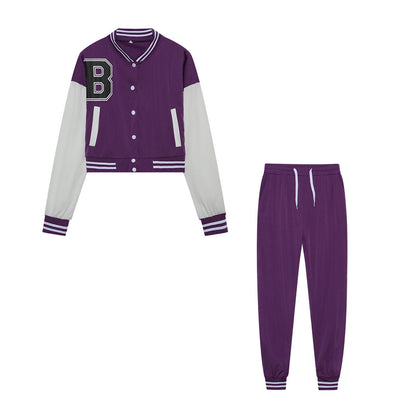 Sporty set for women consisting of a cropped jacket and jogging pants Chic und Stil