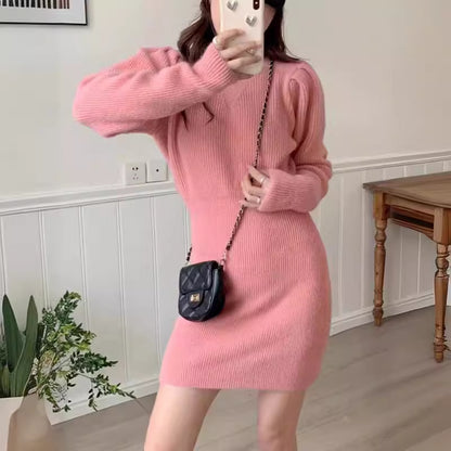 Robe en tricot élégante pour femmes avec silhouette ajustée et manches bouffantes Chic und Stil