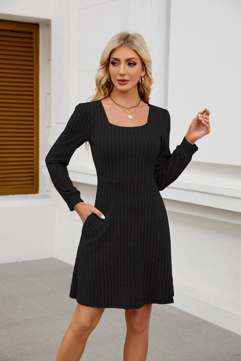 Robe en tricot pour femmes avec décolleté carré et poches Chic und Stil