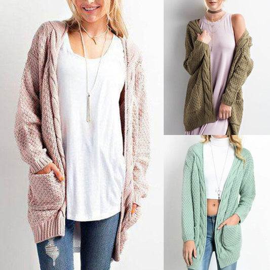 Veste en tricot pour femmes avec poches et structure à motifs en torsades détaillée Chic und Stil